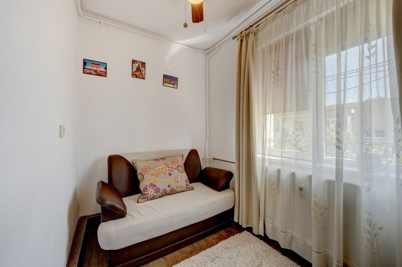 Telita, studio complet mobilat si utilat.