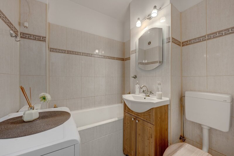 Telita, studio complet mobilat si utilat.